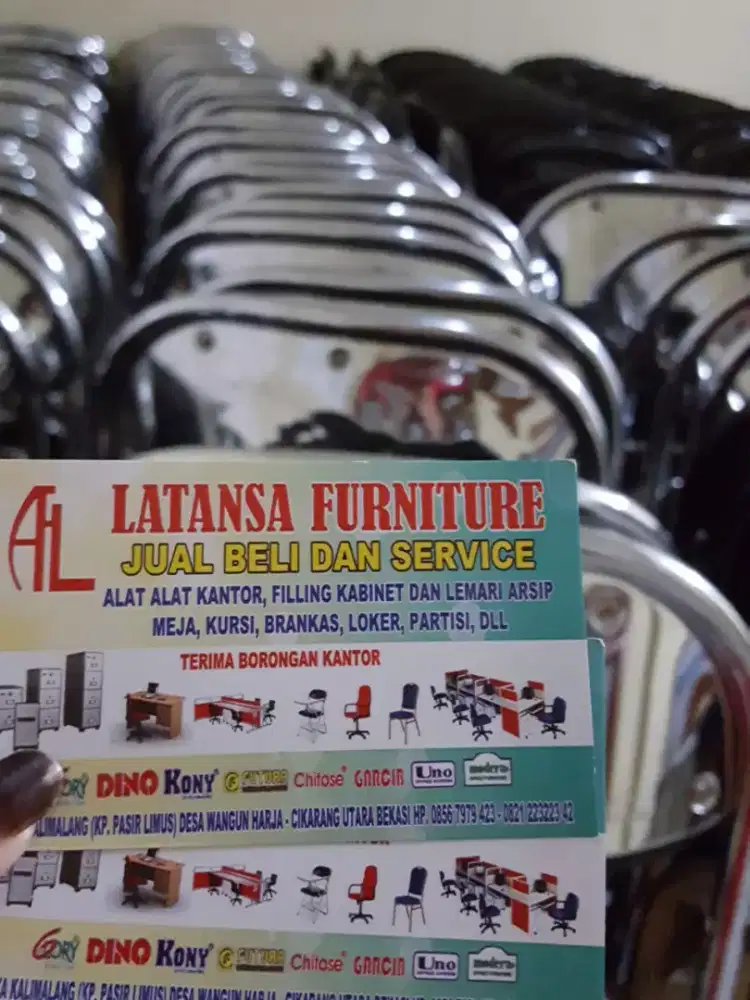 kursi kampus , kursi mahasiswa , kursi kuliah atau kursi belajar