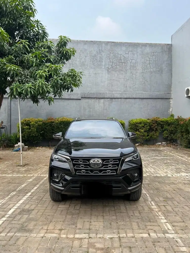 Fortuner vrz 2021 hitam seperti baru