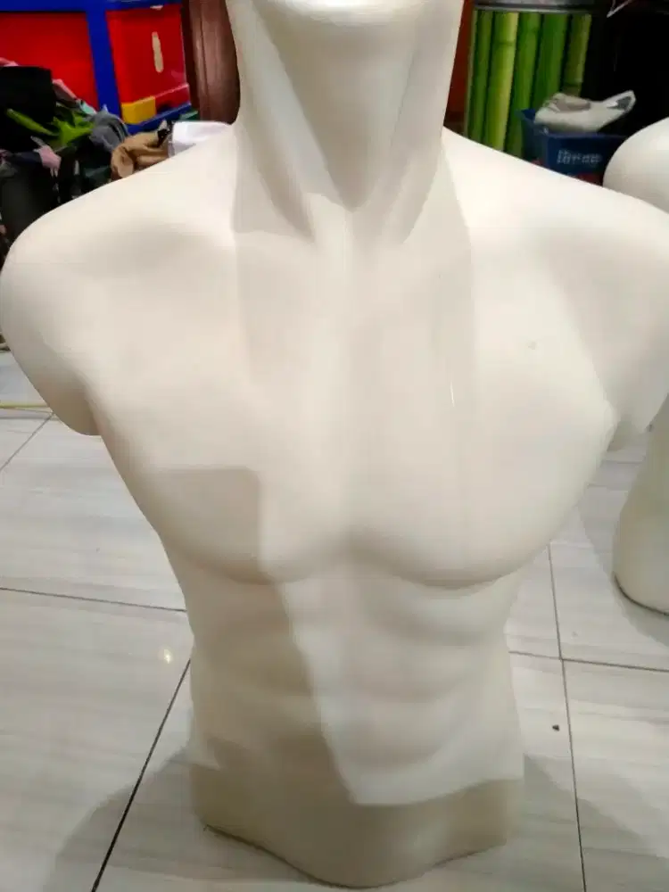 Manequin bekas toko