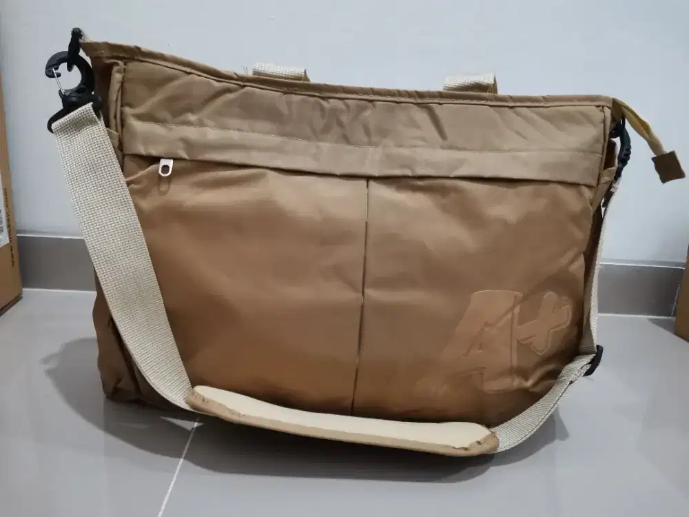 Tas perlengkapan bayi