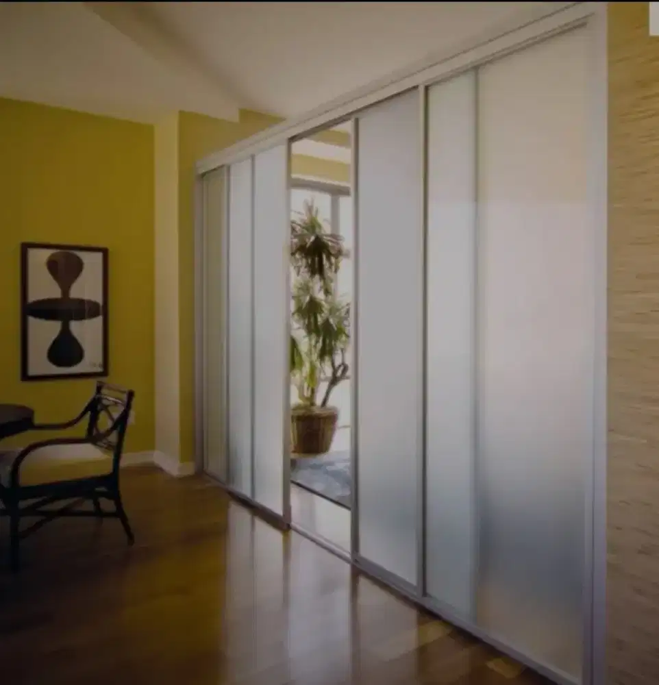 Kami melayani segala jenis pemasangan stiker sanblas kaca film