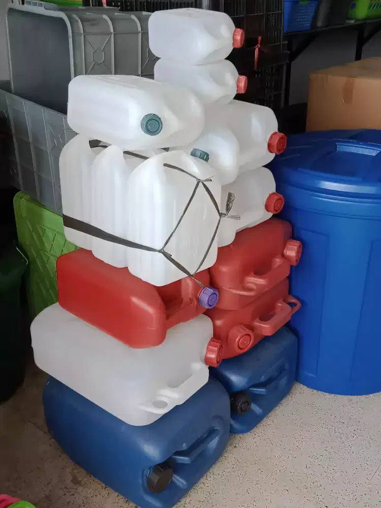 JERIGEN 10 LT DAN 20 LT PUTIH DAN BERWARNA