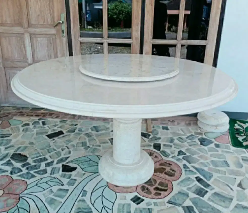 Meja Makan Marmer Putar