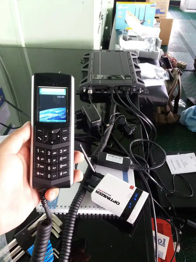 Terminal Satelit Inmarsat Sailor FBB 250