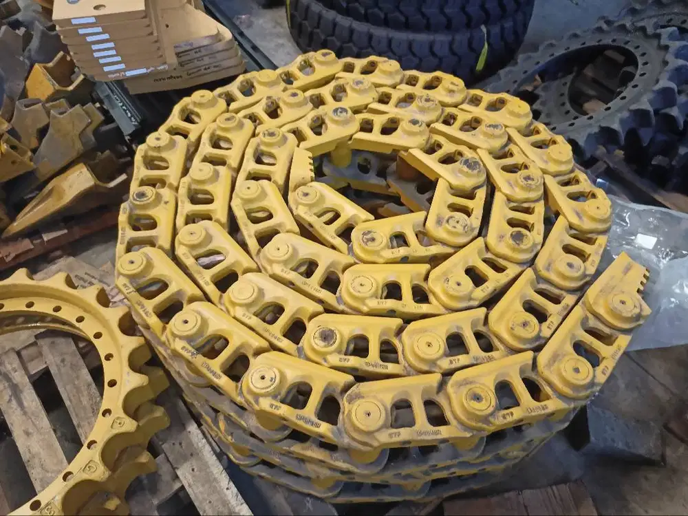 Tracklink D85ESS-2 / Segment / Bolt shoe/ Track roller dll