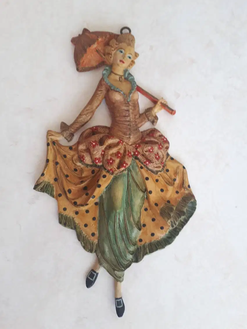 Handmade Sculpture Wall Hanger - Ladies (24.5 cm)& Gents (23 cm) A-511