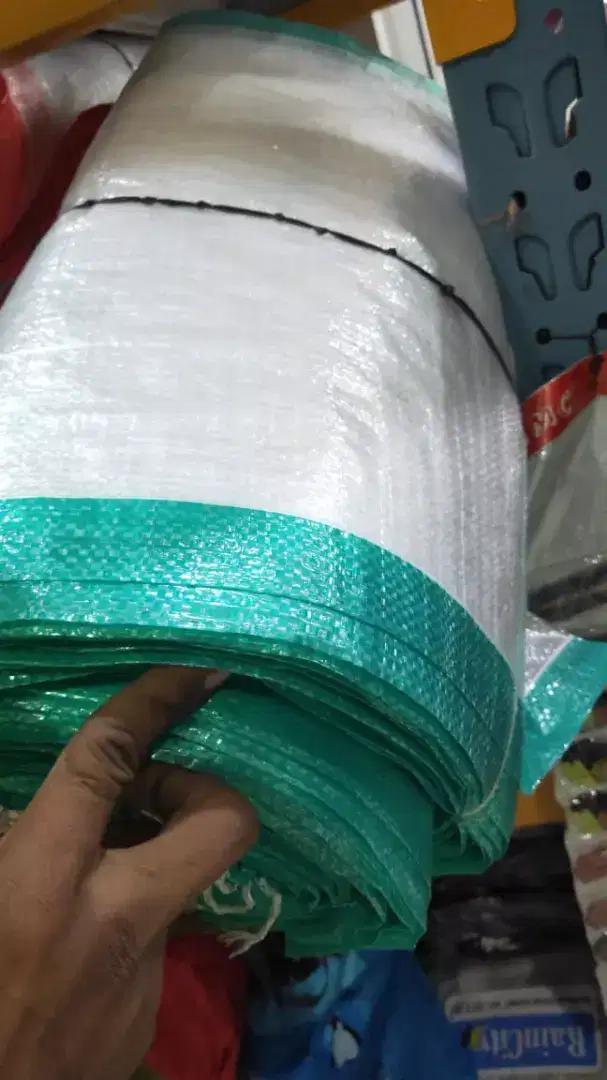 KARUNG BERAS UKURAN 25 KG POLOS