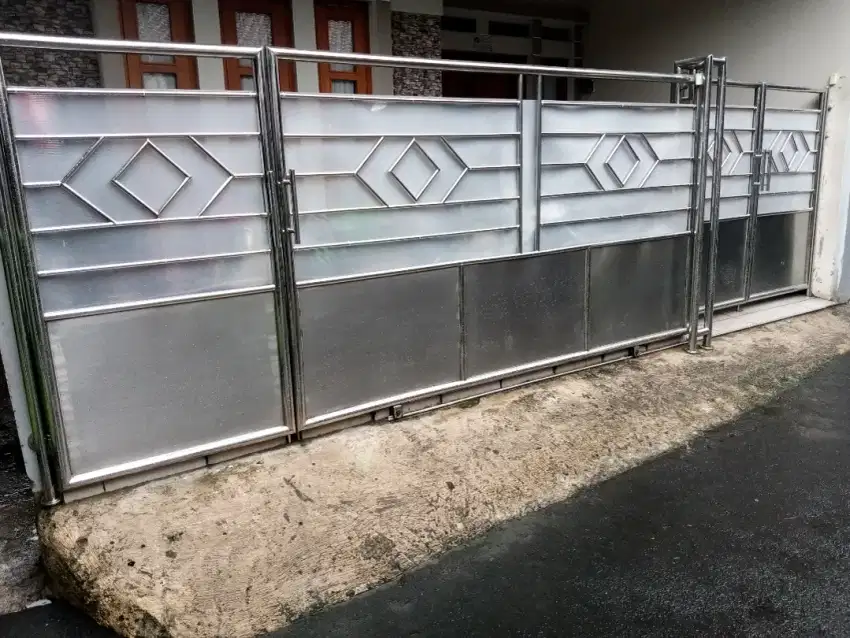 Pintu pagar Dorong Stainless elegan dan mewah