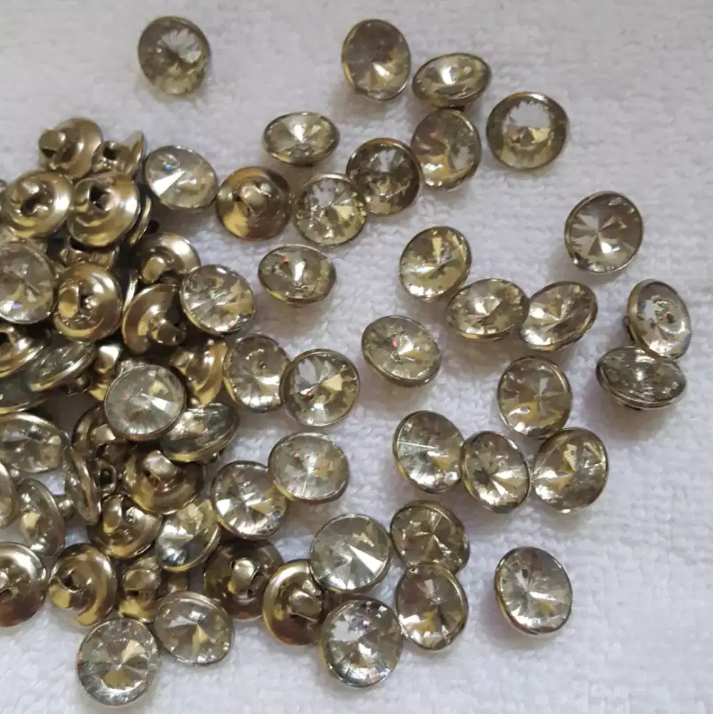 Kancing baju wanita. Jual Lusinan.