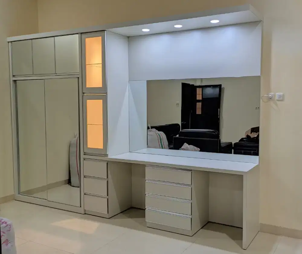 Kitchen Set, lemari pakaian, backdroop tv & custom interior lainnya