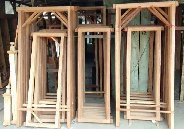 Kusen kayu berkualitas