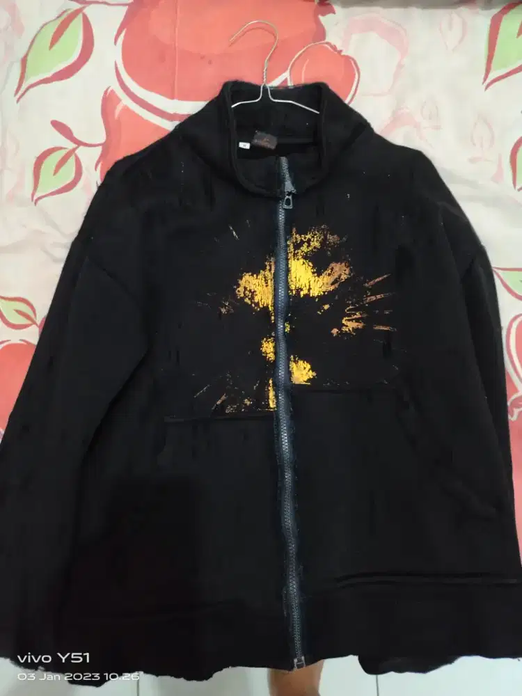 Jaket kousco distro Bandung bahan tebal, nyaman, ukuran M, chat via WA