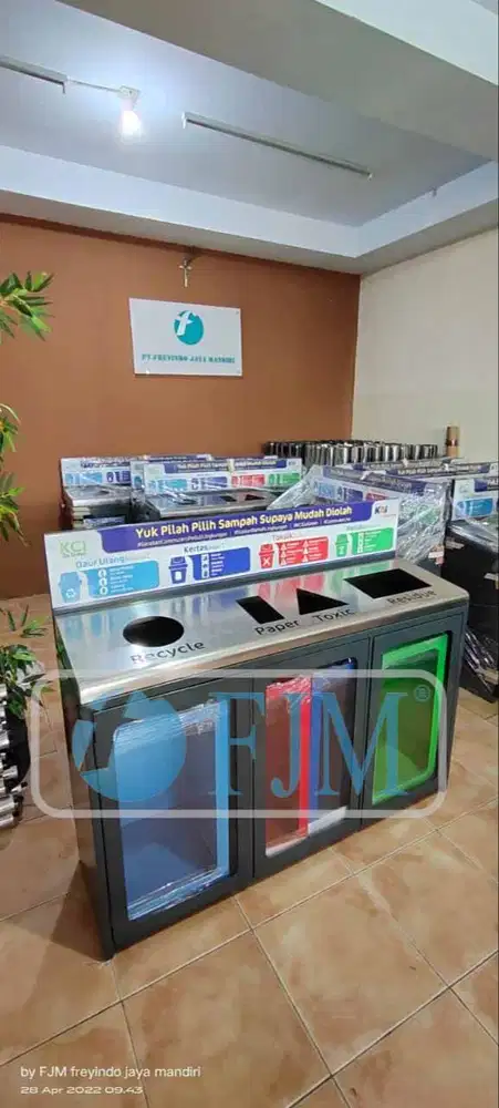 Tempat Sampah Stainless