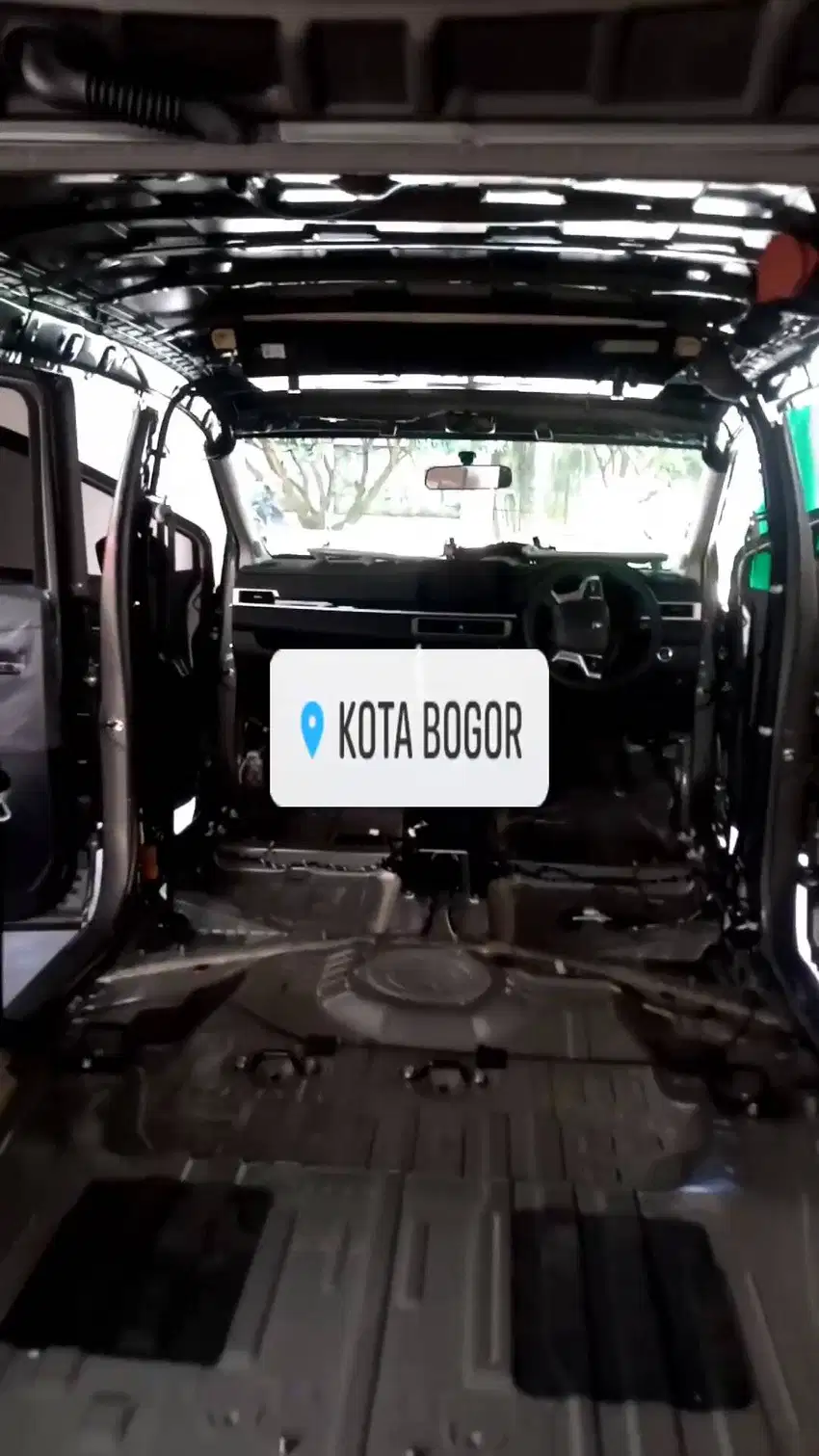 Peredam Mobil Mitsubishi Xpander Cross