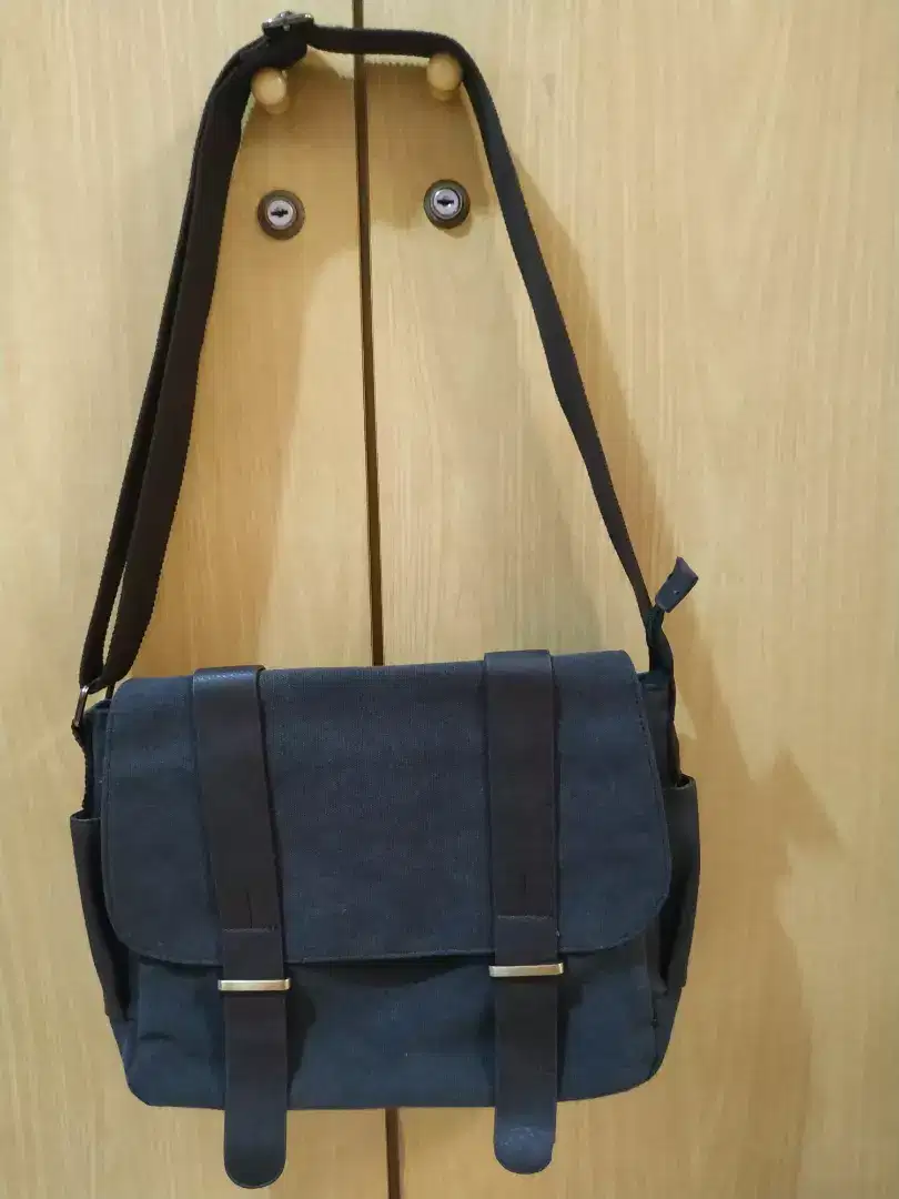 Tas selempang pria canvas