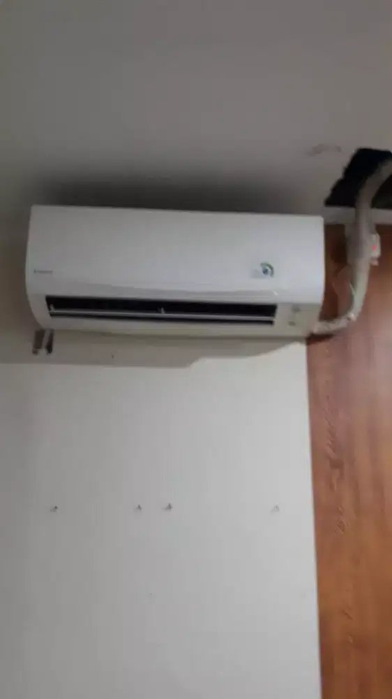 Ac daikin 1 pk R 32 thailand norma dan dingin