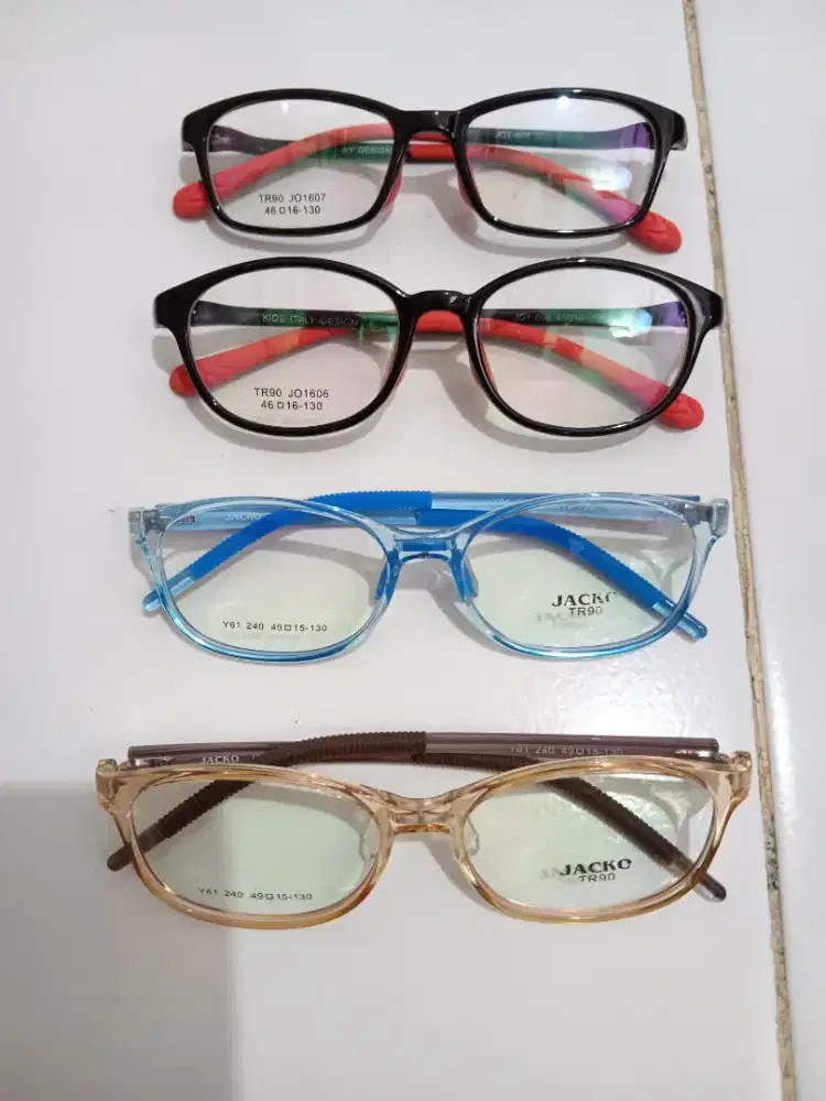 Mahadika optisien,promo menjual frame model anak bahannya lentur