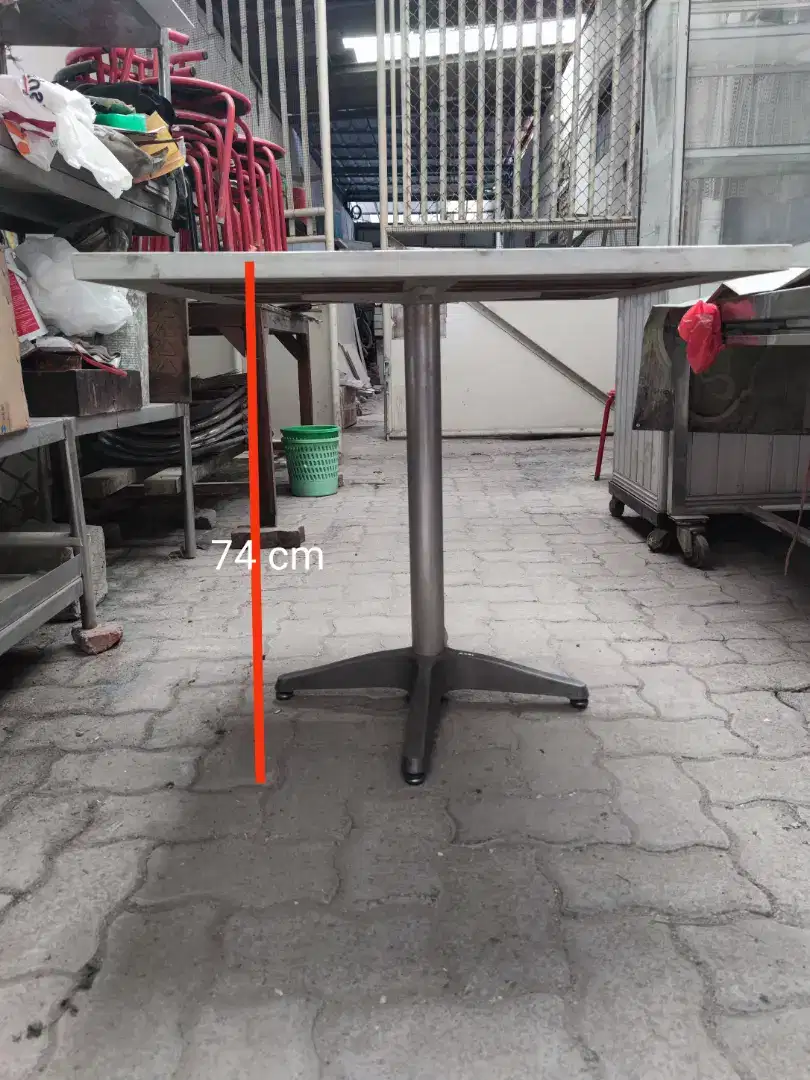 Meja cafe second bekas preloved berkualitas