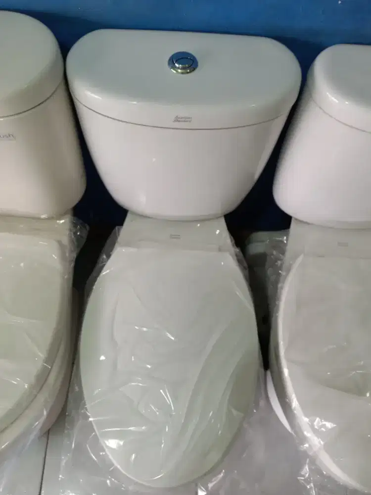 Closet duduk Amerikan standard uinplus kondisi 90%mulus garansi