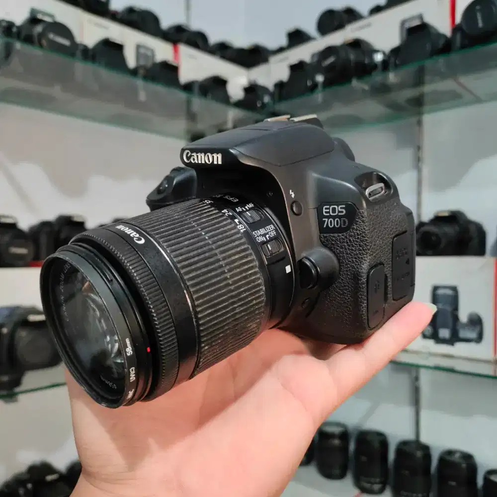 Kamera DSLR Canon 700D Lensa Kit 1855mm IS Fotografi 905662759