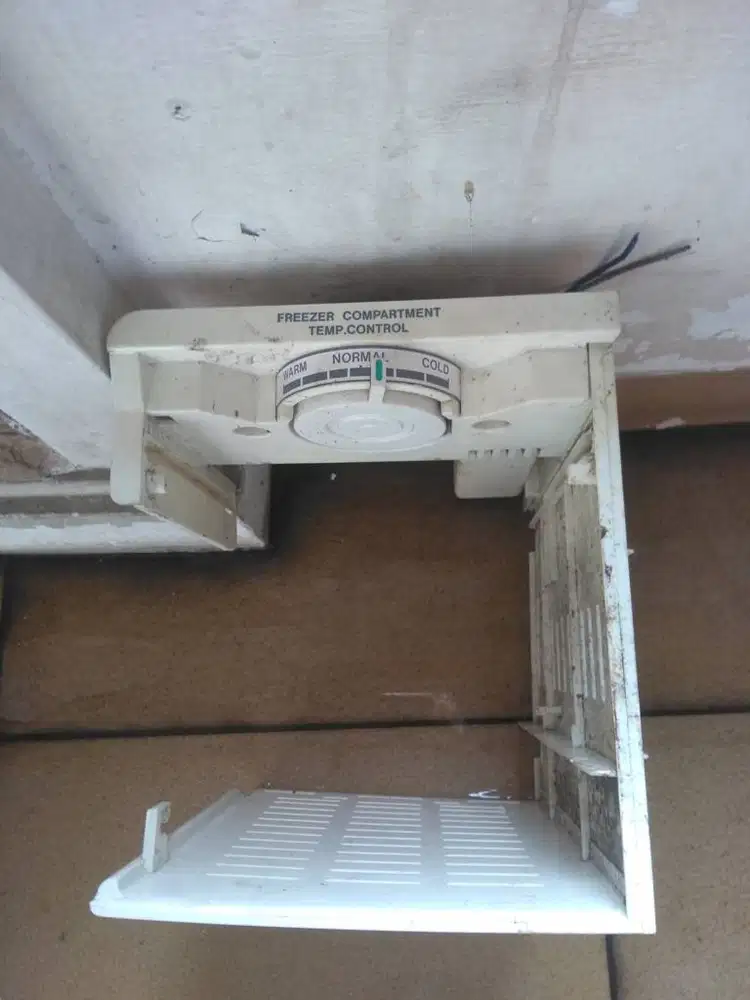 sparepart 3 kulkas hitachi 3 pintu