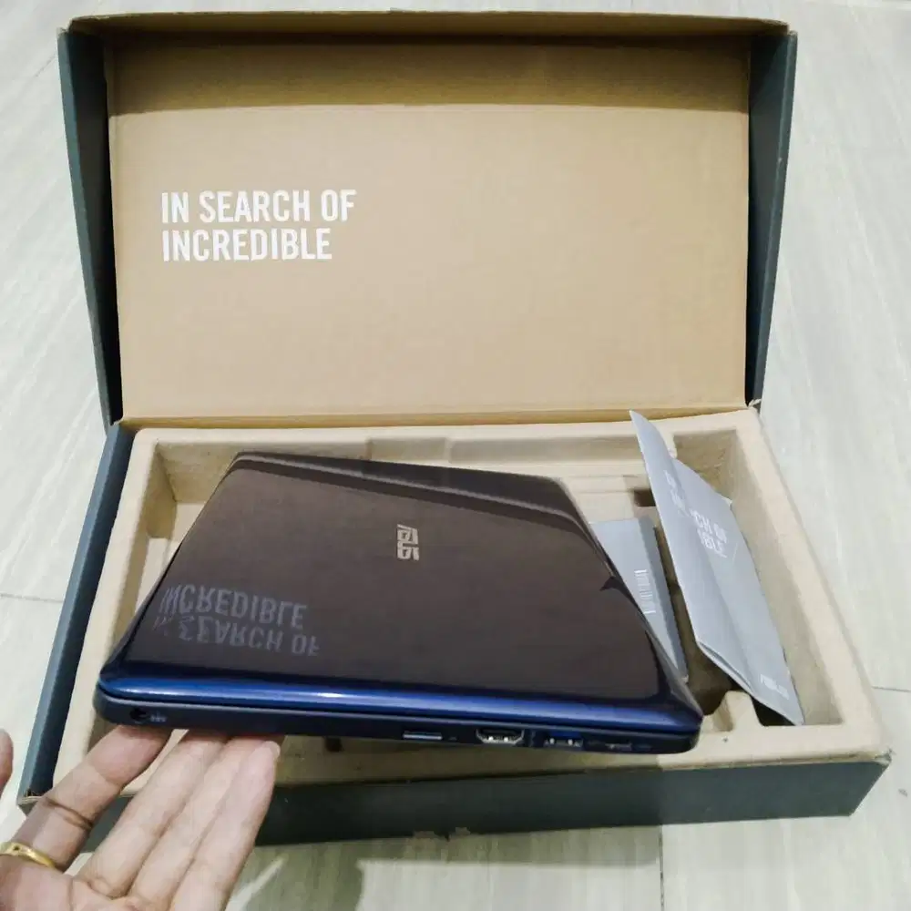 Notebook Asus E203 N4000 SSD 128 mulus like new Fullset ada dus