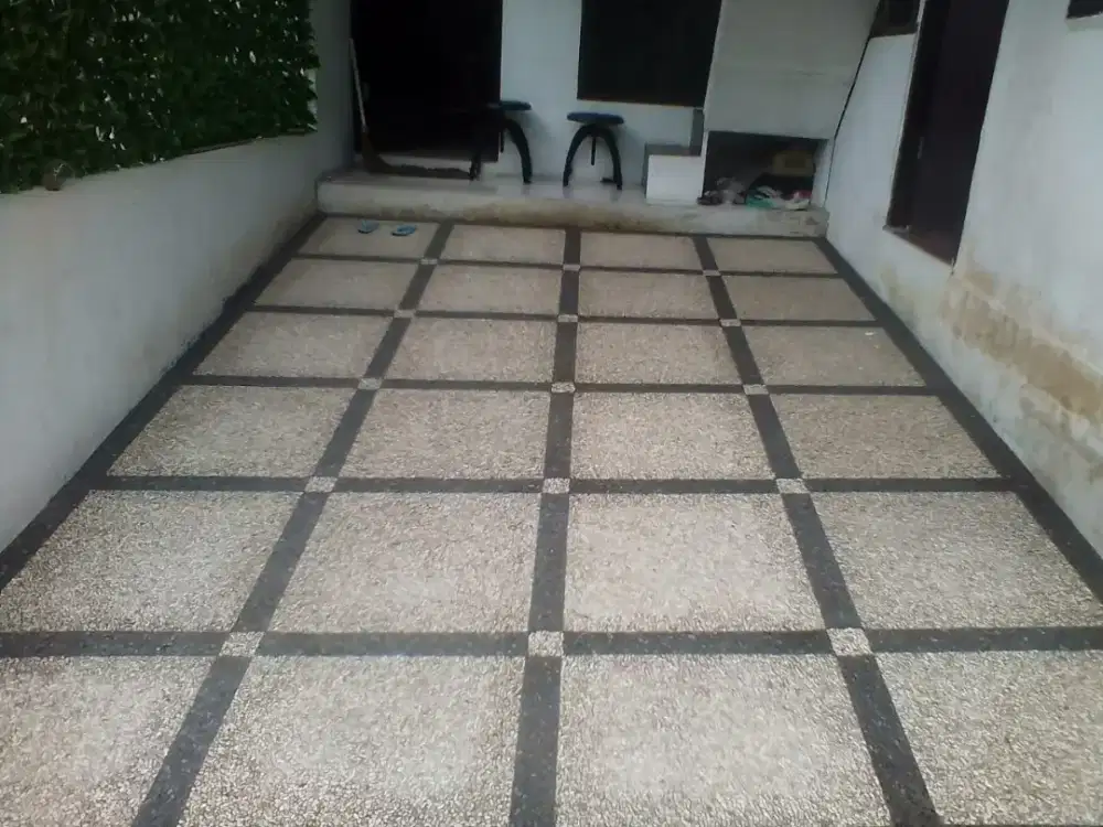 Batu koral sikat untuk trotoar