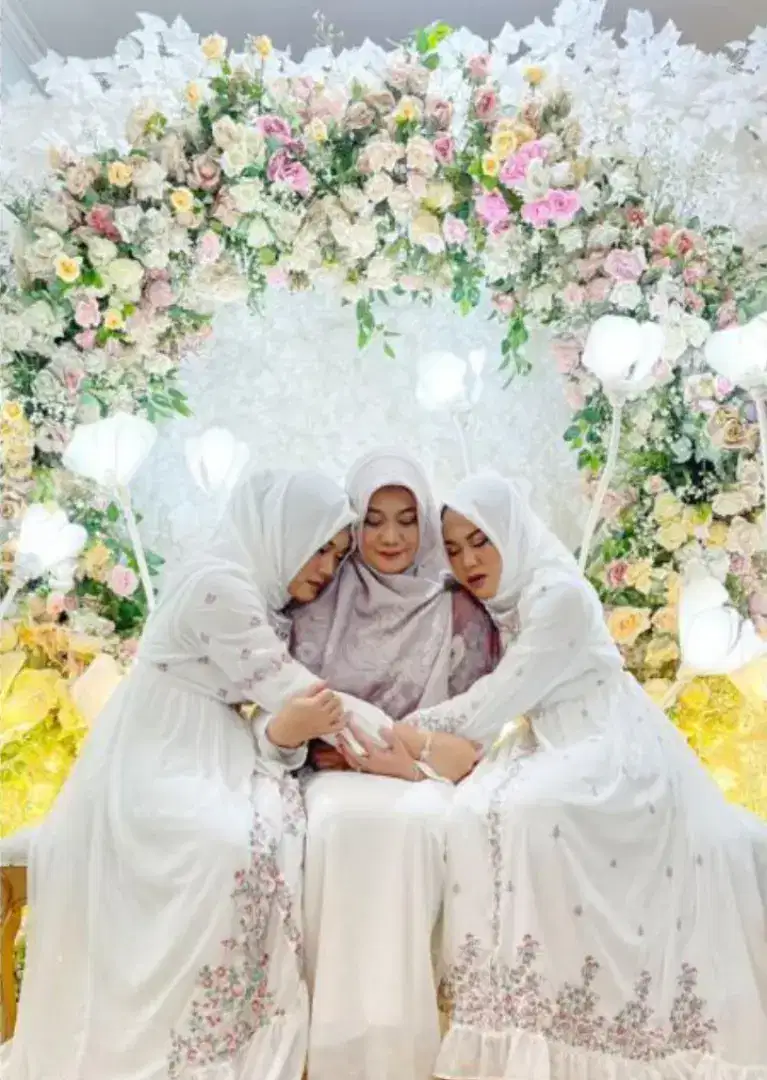 Terima Panggilan Rias Wisuda/ Rias Pengantin/ Make Up Pesta/ Pager Ayu