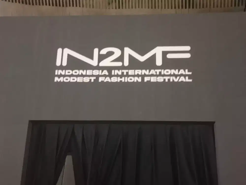 Huruf timbul akrilik