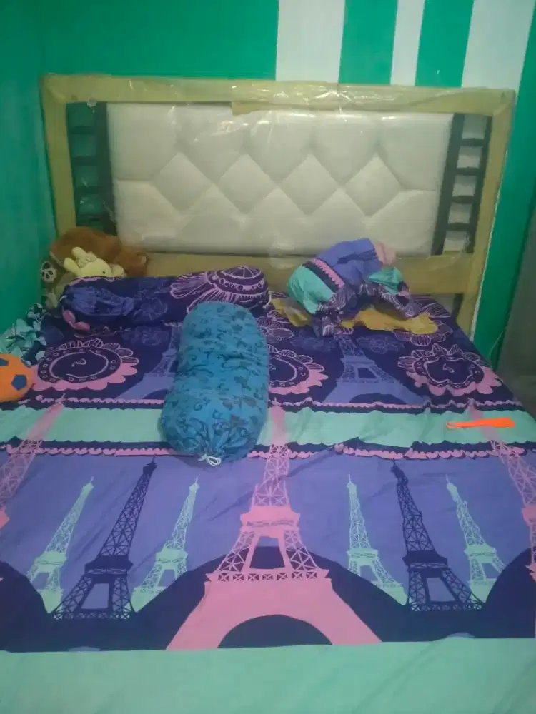 Divan & Kasur  Springbed Mustering 160x200 (Hanya Jual Divan nya Saja)