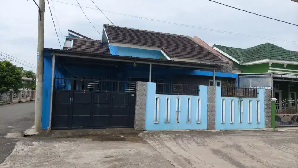 DIJUAL RUMAH SEMI FURNISHED SIAP HUNI VILLA EDELWEIS KM 12 PALEMBANG