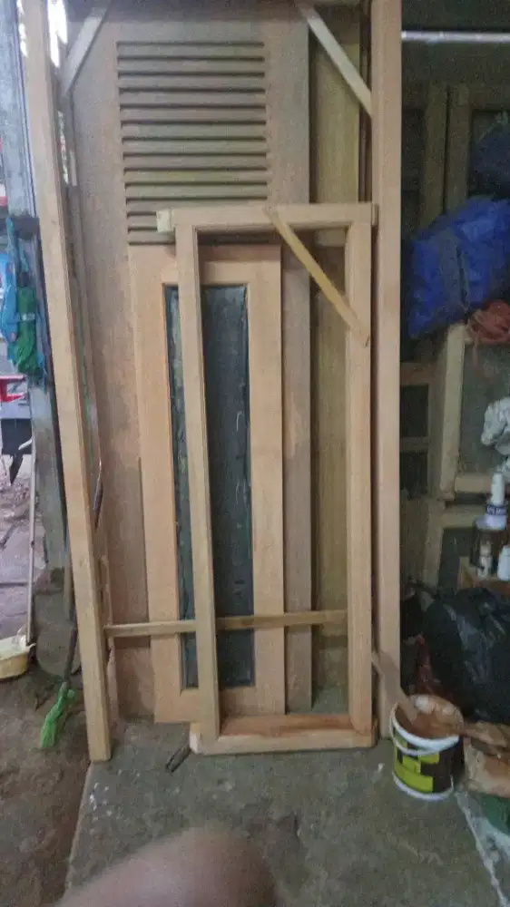 kusen pintu siap diorder