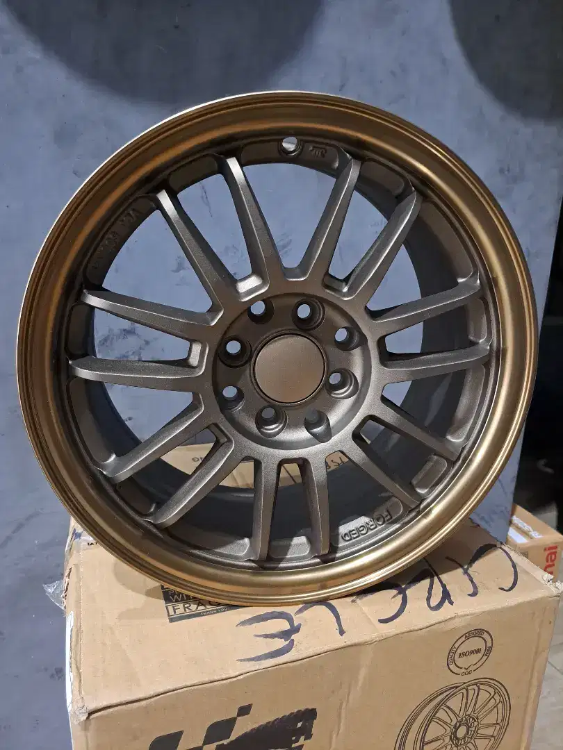 Velg R15 pcd 4x100/114 lebar 7 et 35