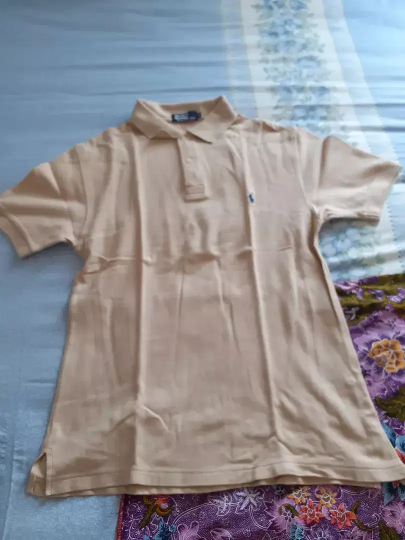 Kaos polo cokelat