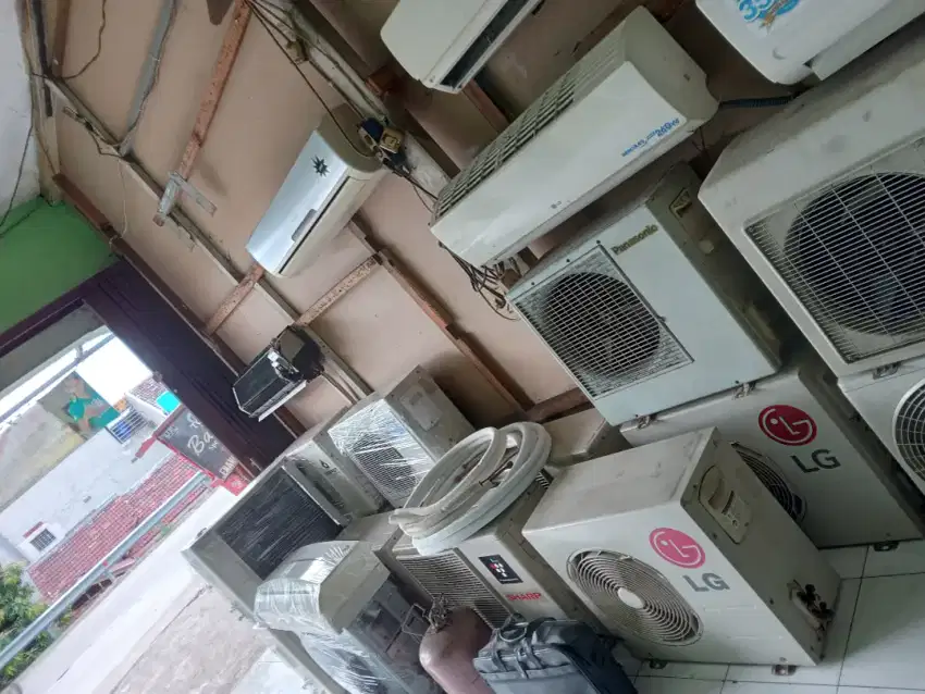 Jual ac second 1/2 - 1 pk  ada yg minat pekayon jaya