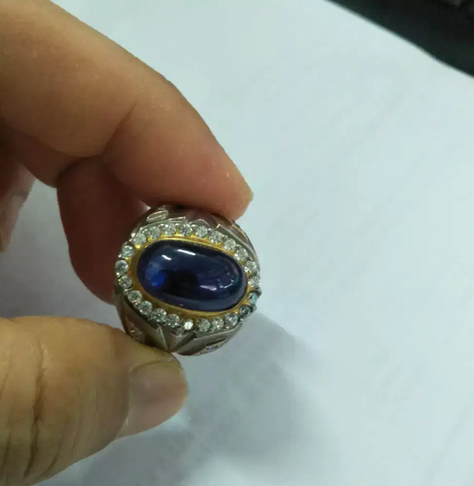Natural blue sapphire oval cabochon ring perak