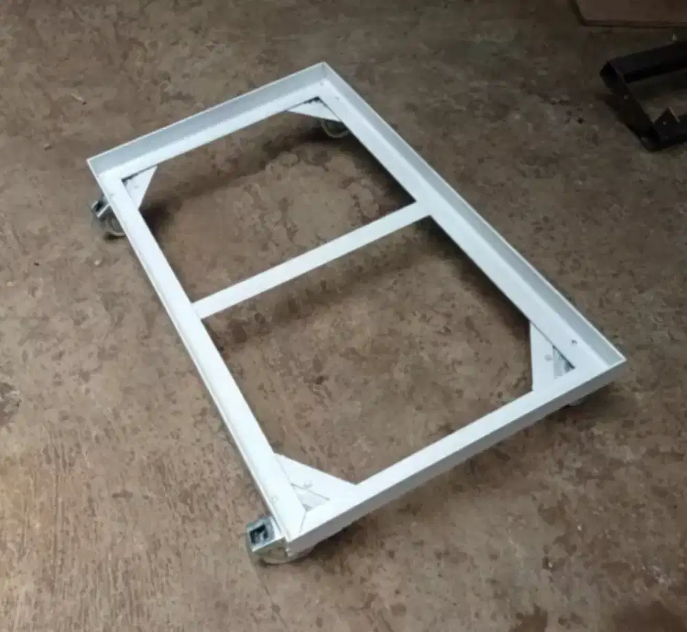 Roda rak baju atau Tarakan box baju