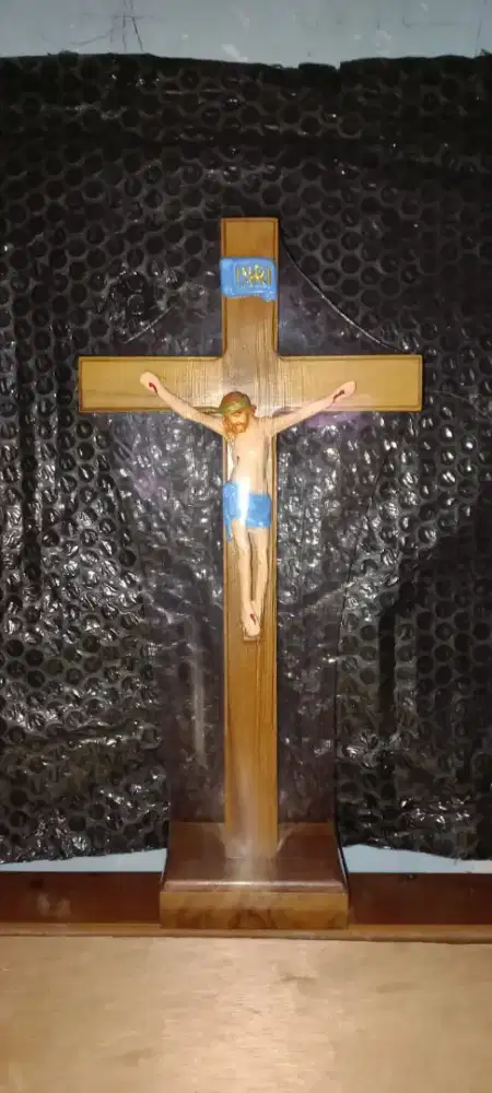 Salib Duduk Korpus Fiber Bolak Balik Rohani Katolik Kode MKRSDBB