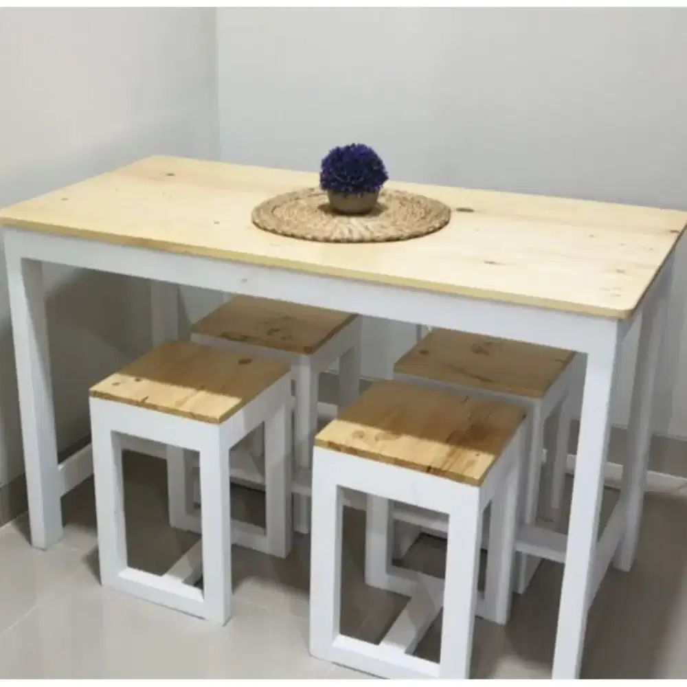 Meja makan minimalis /meja kafe / meja restoran