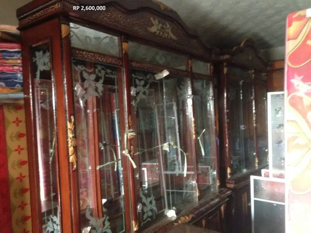 LEMARI PAJANGAN LEMARI CRYTALL MINIMALIS LEMARI HIASAN BERBAGAI MODEL