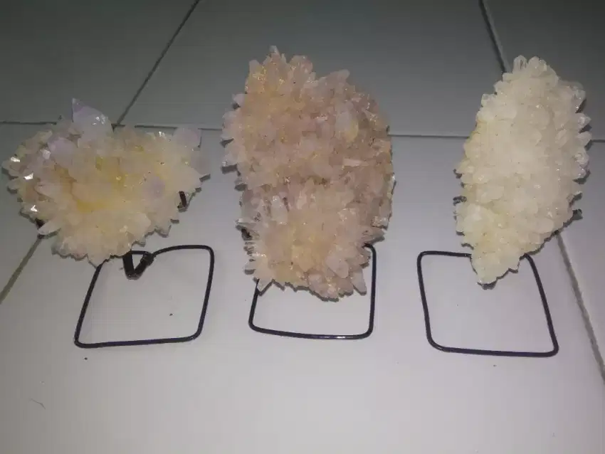 Batu Quartz atau kecubung atau Quartz crystal  05 dapat 3 bongkah