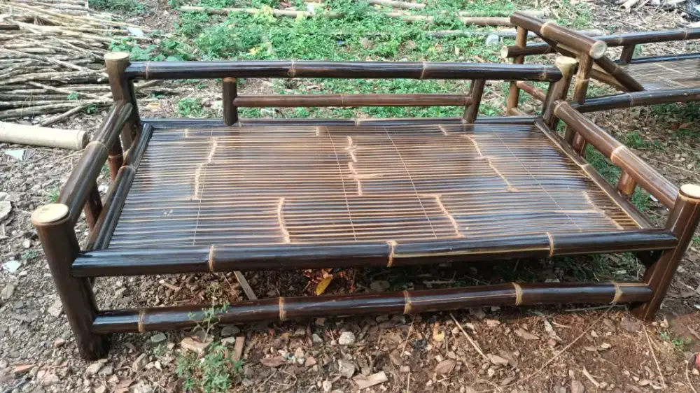 Bale dan kursi bambu / Gazebo'nya