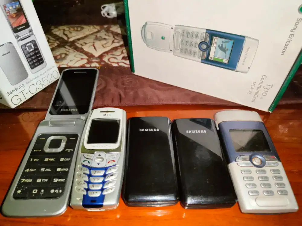 HP Lawas Off Buat Hiasan atau Display