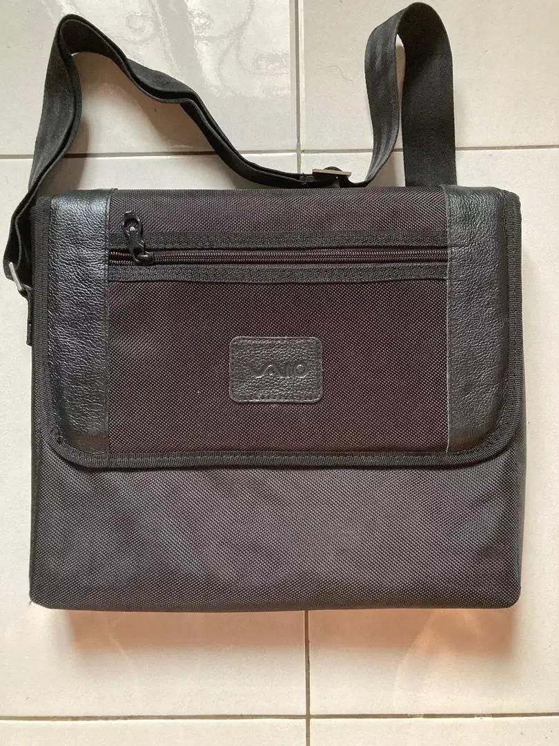 Tas laptop vaio ukuran 13 inch original brand new