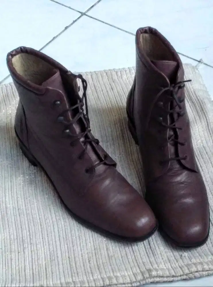 OBRAL Sepatu boots Nino candido Italy