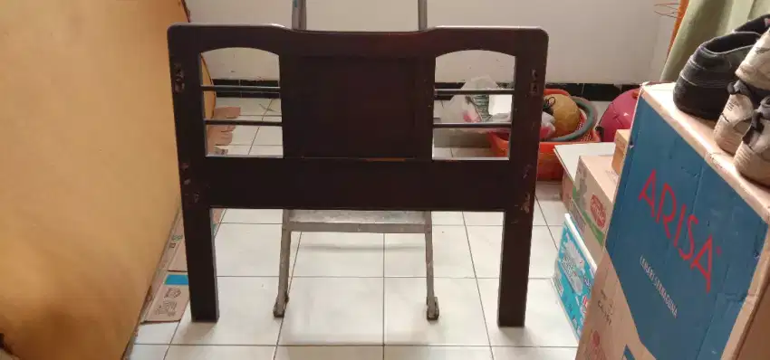 Dipan kayu jati