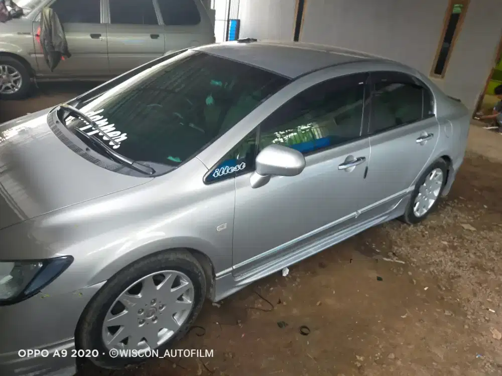 teknisi panggilan pasang kaca film mobil