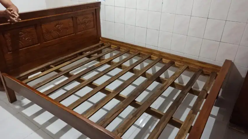 Dipan Tempat Tidur Kayu Jati uk. 160 Standar Minimalis Ukir Top