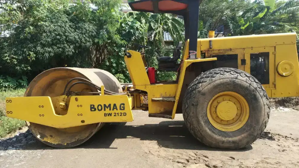 Dozer wales breaker excavator bekko pc50 dump truk vibro breker