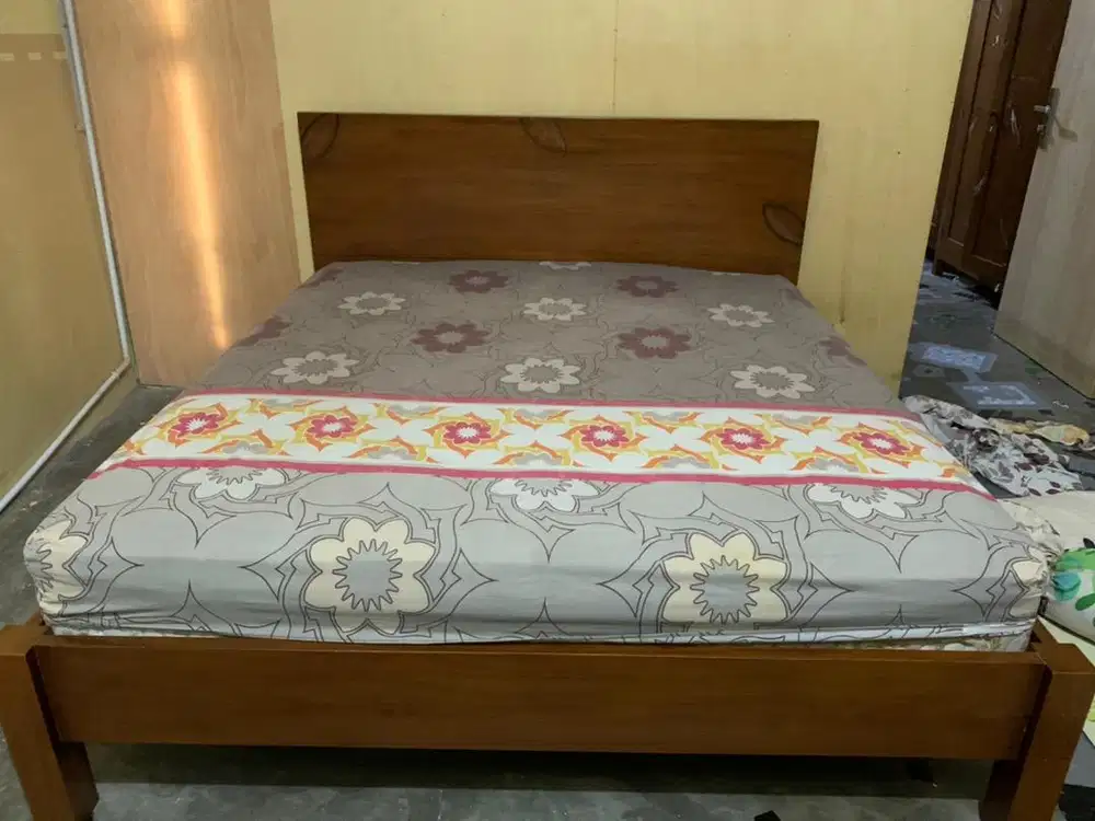 Di jual tempat tidur jati